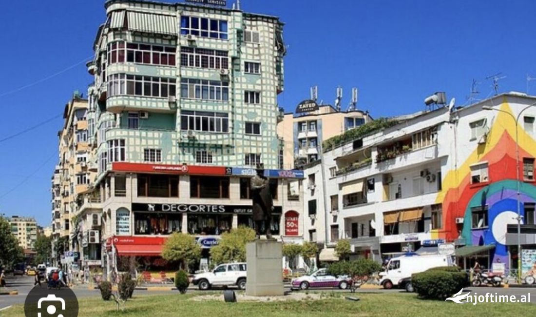 Jepet me qera ambient 40 m2 per zyra . Sheshi Willson