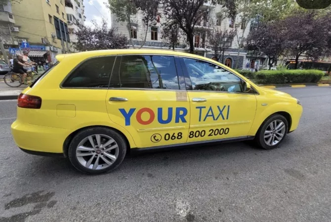 Auto in Vendita a Tirana - 2,700 Euro