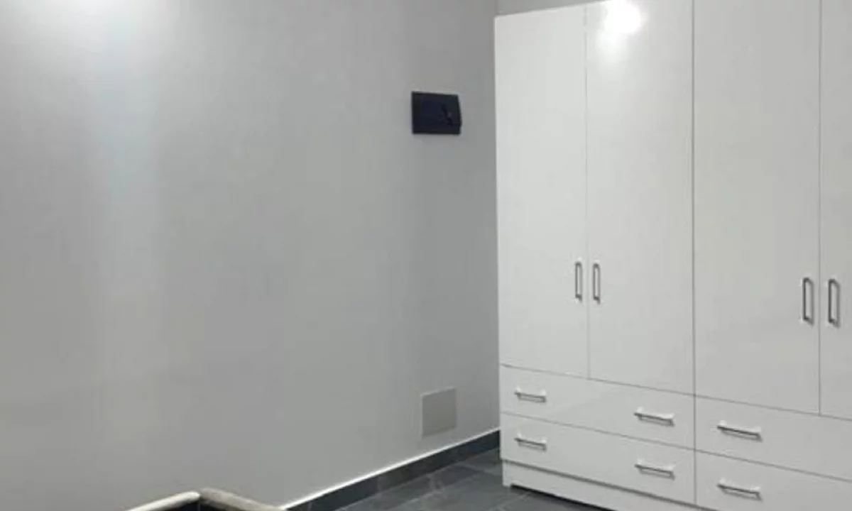 Shtepi me qera Shtepi Private ne Tirane, 1+1, Mobilimi E mobiluar, Pagesa 400  Euro.