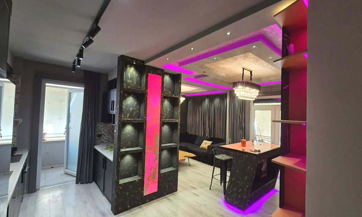 Shtepi ne shitje Apartament ne Tirane, 2+1, Mobilimi E mobiluar, Pagesa 180,000  Euro.