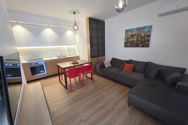 shitet apartament 2+1 tek fusha aviacionit