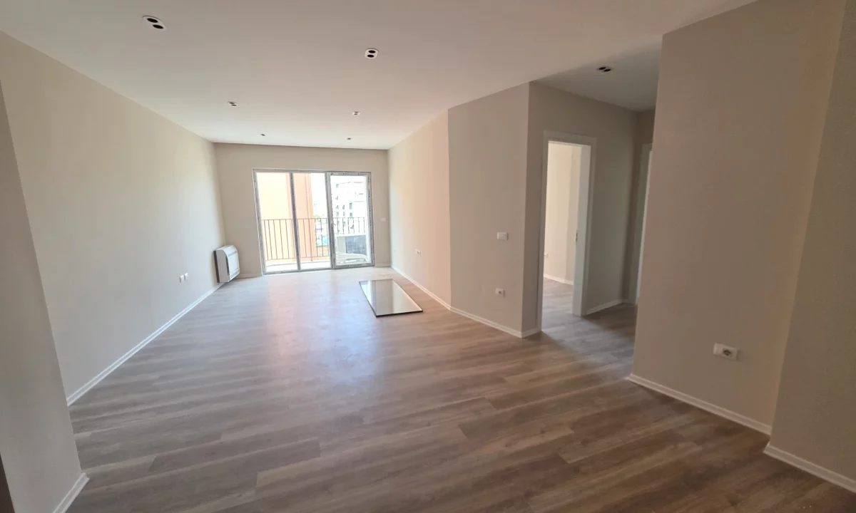 Shtepi ne shitje Apartament ne Tirane, 2+1, Mobilimi Bosh, pa mobiluar, Pagesa 300,000  Euro.