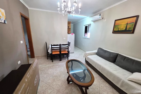 Shtepi me qera 2+1 ne Tirane - 65,000 Leke