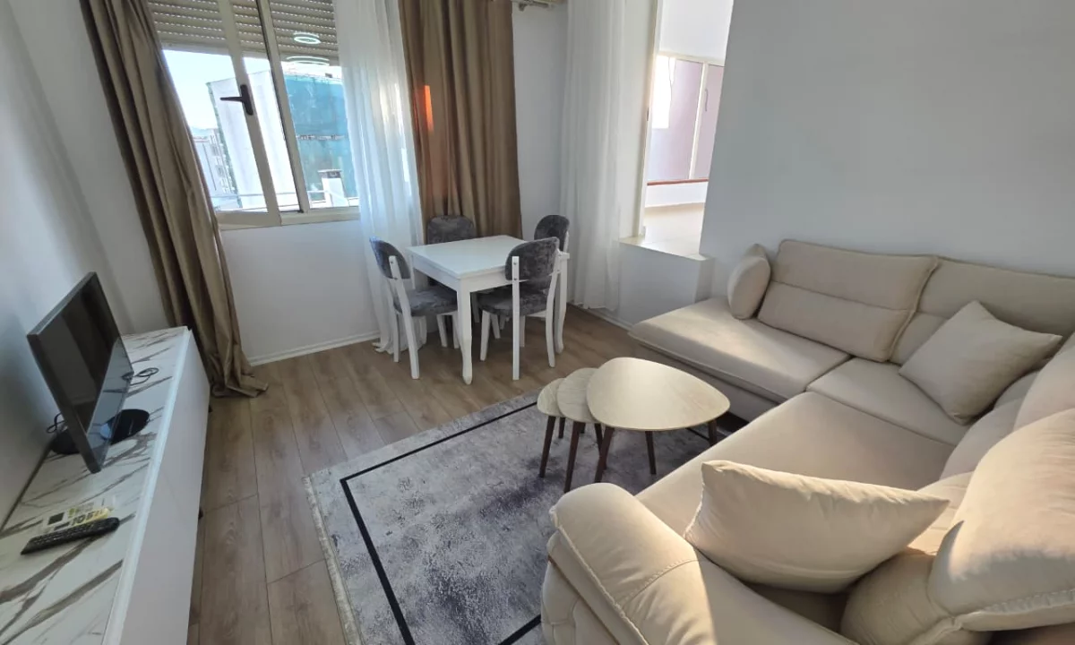 Shtepi ne shitje Apartament ne Tirane, 2+1, Mobilimi E mobiluar, Pagesa 155,000  Euro.