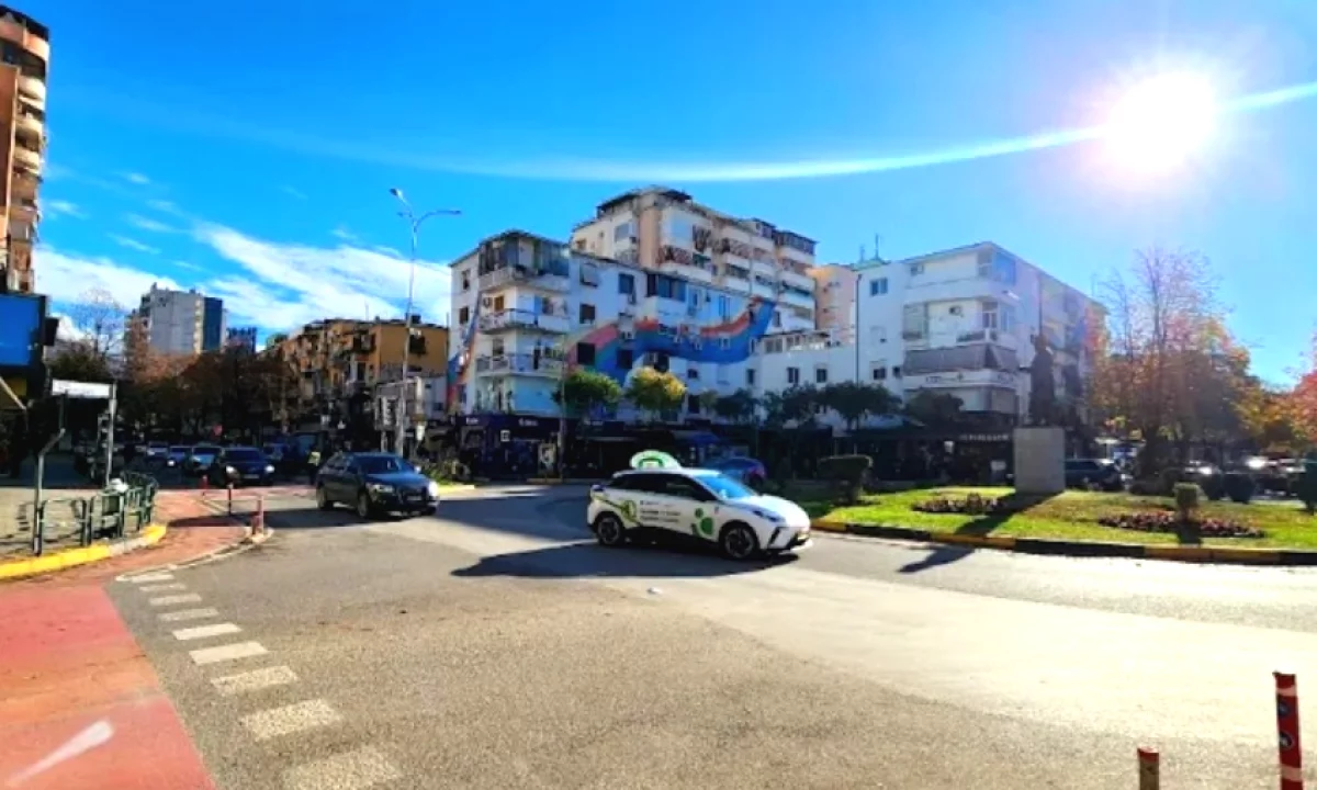 Shtepi ne shitje Apartament ne Tirane, 3+1, Mobilimi E mobiluar, Pagesa 430,000  Euro.