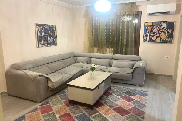 Shtepi ne shitje 1+1 ne Tirane - 250,000 Euro