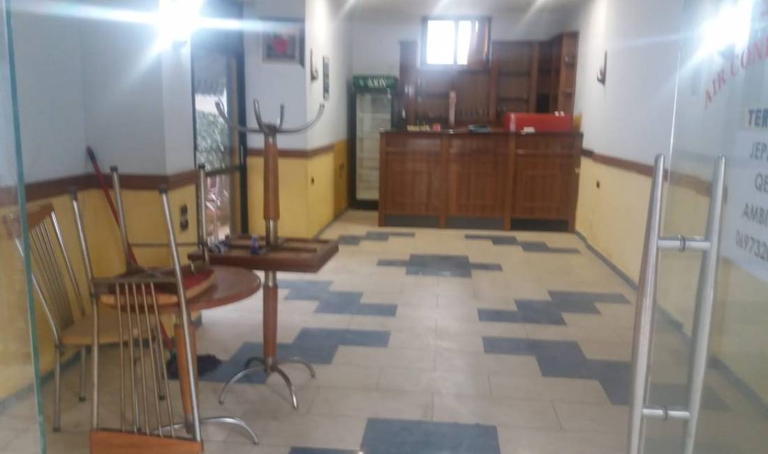 Shitet ambient biznesi,Kati 0, Adresa: Rruga Bardhyl 