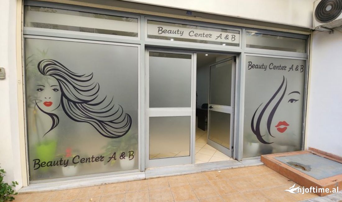 Dyqan ne shitje prane Nela 6 Yzberisht. 