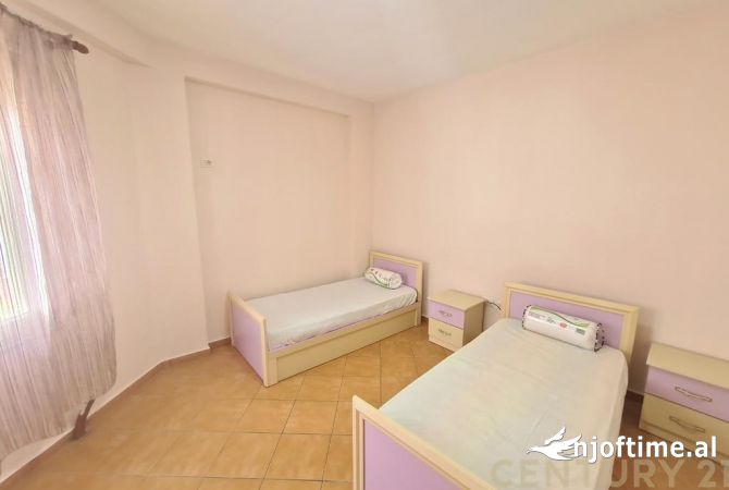 Shtepi ne shitje Apartament ne Tirane, 2+1, Mobilimi E mobiluar, Pagesa 132,000  Euro.