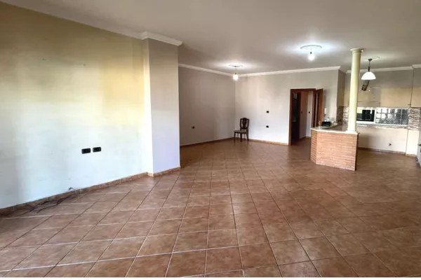 Business Property for Rent 3+1 in Tirana - 2,000 Euro