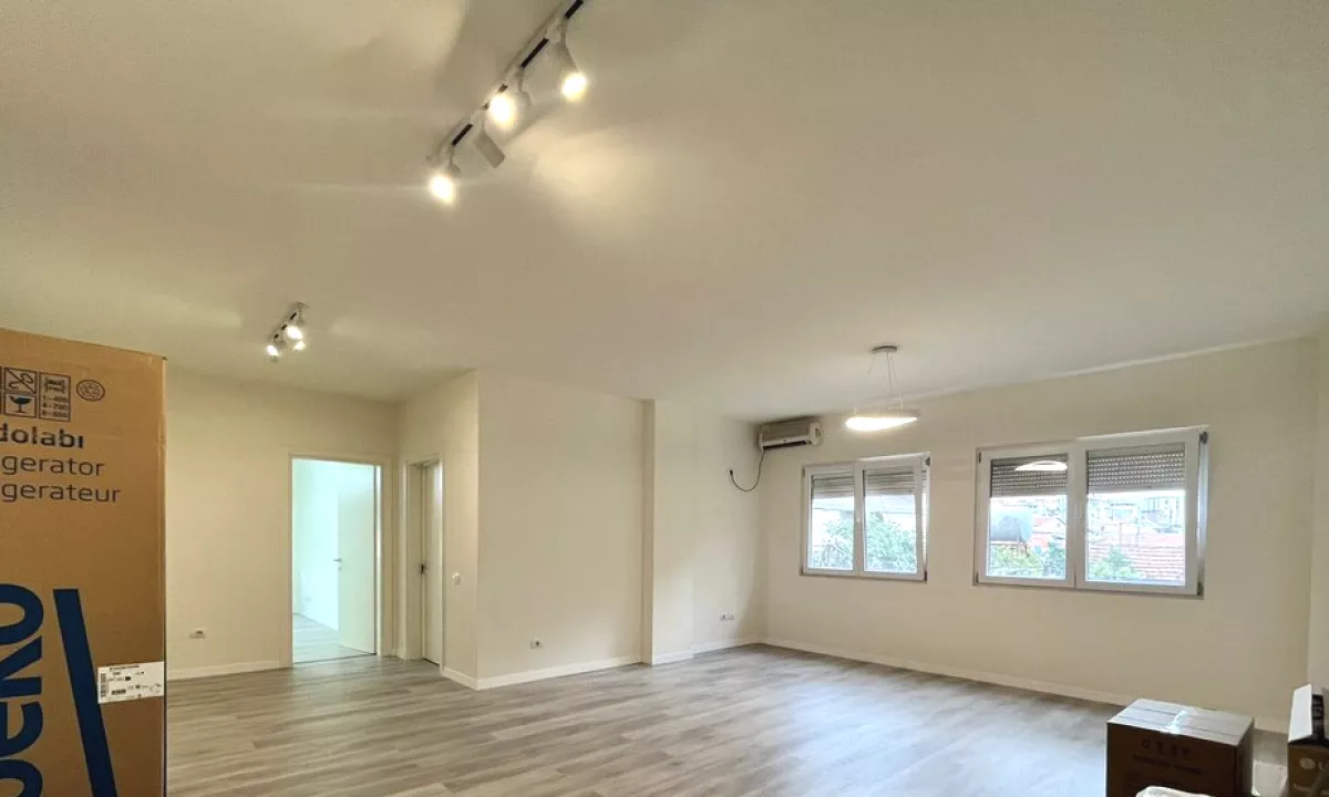 Apartament 2+1 me qira tek Zogu i Zi!!