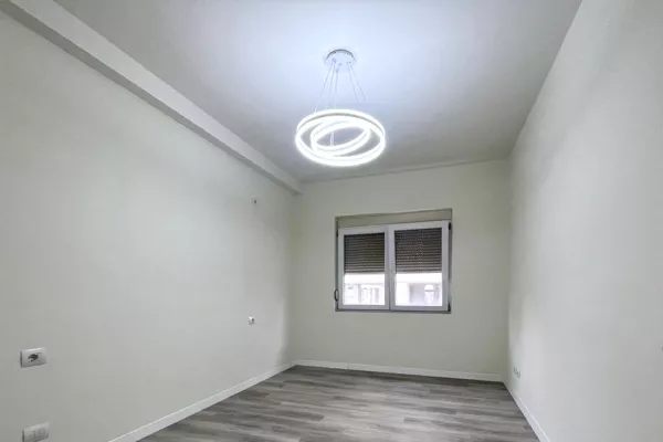 Apartament 2+1 me qira tek Zogu i Zi!!