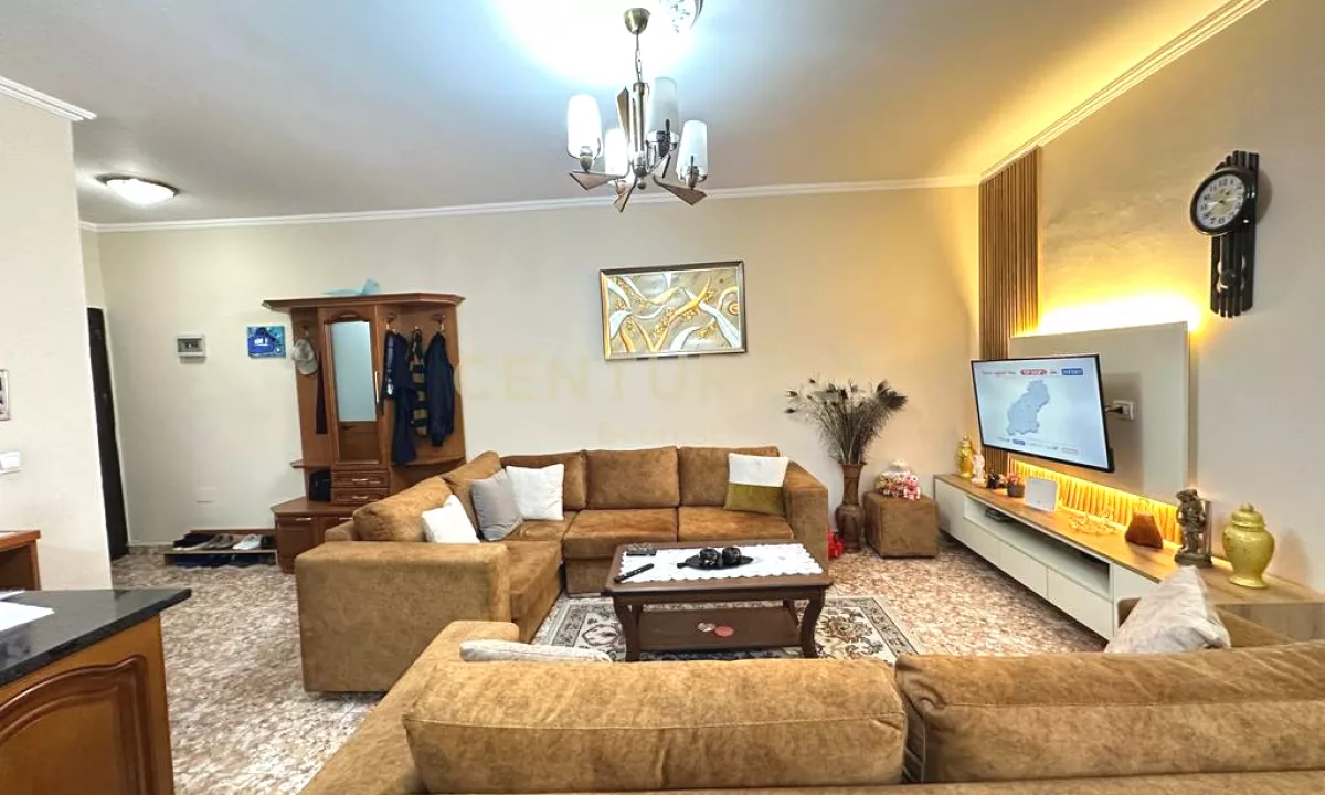 Shtepi ne shitje Apartament ne Tirane, 2+1, Mobilimi E mobiluar, Pagesa 150,000  Euro.