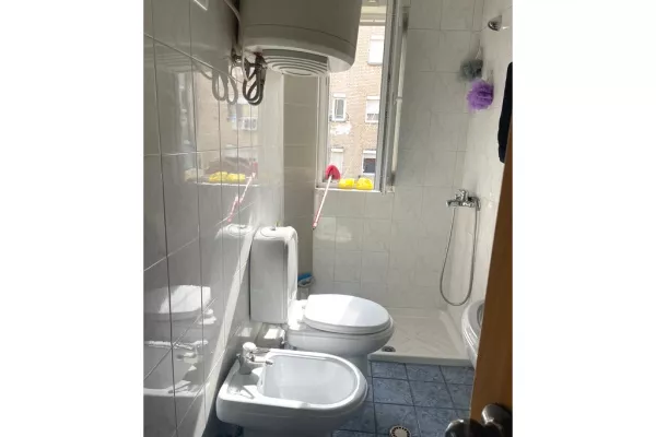 Shtepi ne shitje Apartament ne Tirane, 2+1, Mobilimi E mobiluar, Pagesa 141,000  Euro.