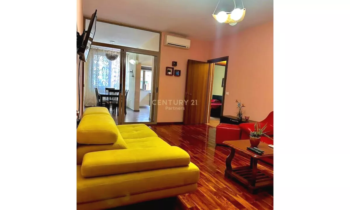 Shtepi ne shitje Apartament ne Tirane, 2+1, Mobilimi E mobiluar, Pagesa 155,000  Euro.