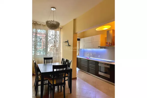 Shtepi ne shitje Apartament ne Tirane, 2+1, Mobilimi E mobiluar, Pagesa 155,000  Euro.