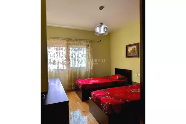 Shtepi ne shitje Apartament ne Tirane, 2+1, Mobilimi E mobiluar, Pagesa 155,000  Euro.