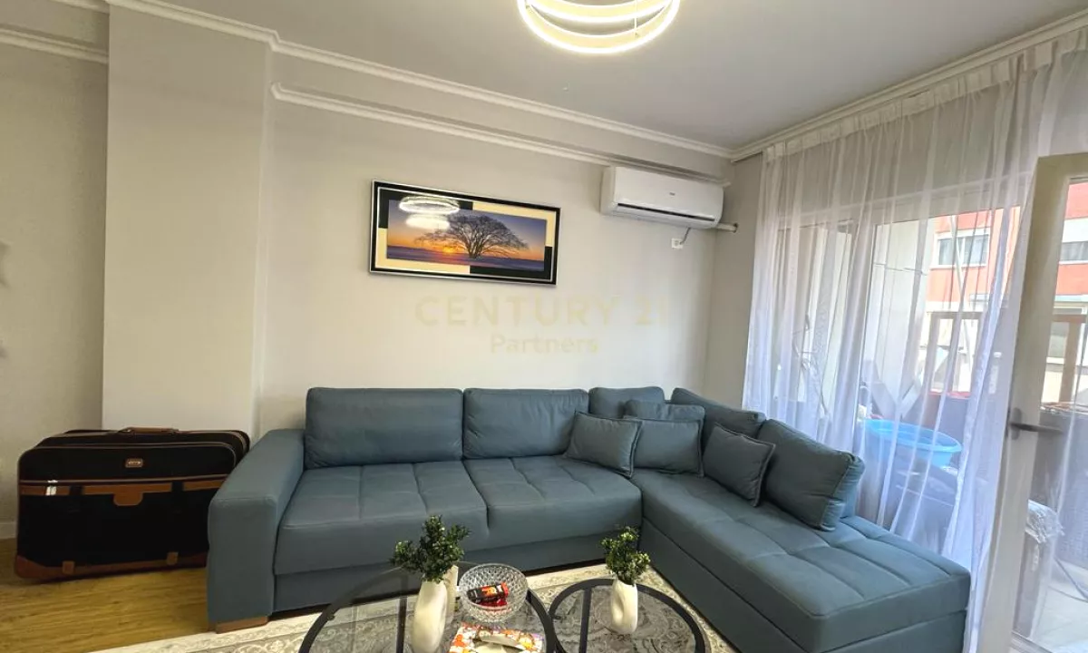 Shtepi ne shitje Apartament ne Tirane, 1+1, Mobilimi E mobiluar, Pagesa 128,000  Euro.