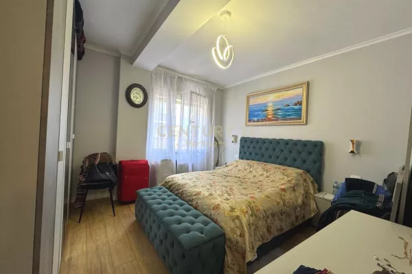 Shtepi ne shitje Apartament ne Tirane, 1+1, Mobilimi E mobiluar, Pagesa 128,000  Euro.