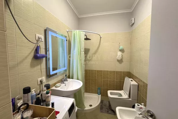 Shtepi ne shitje Apartament ne Tirane, 1+1, Mobilimi E mobiluar, Pagesa 128,000  Euro.