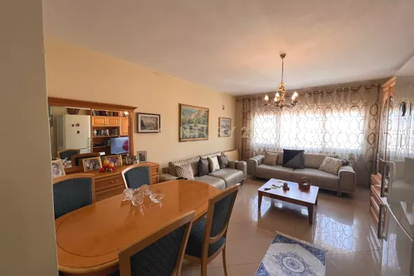 SHITET APARTAMENT 1+1 -RRUGA E ELBASANIT PERBALL LICEUT ARTISTIK