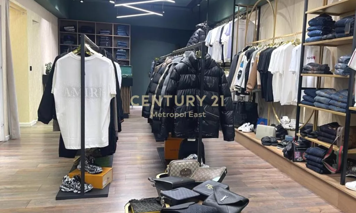 SHITET DYQAN PRANE RRUGES SE ELBASANIT.