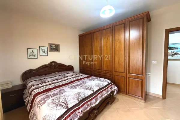 Shtepi ne shitje Apartament ne Tirane, 2+1, Mobilimi E mobiluar, Pagesa 159,000  Euro.