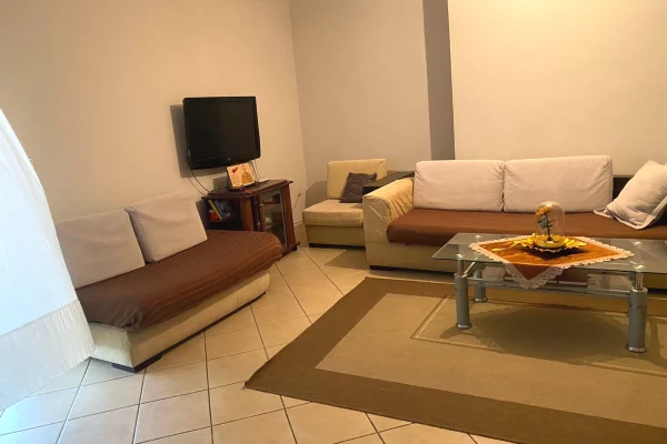 Shtepi ne shitje Apartament ne Tirane, 2+1, Mobilimi E mobiluar, Pagesa 190,000  Euro.