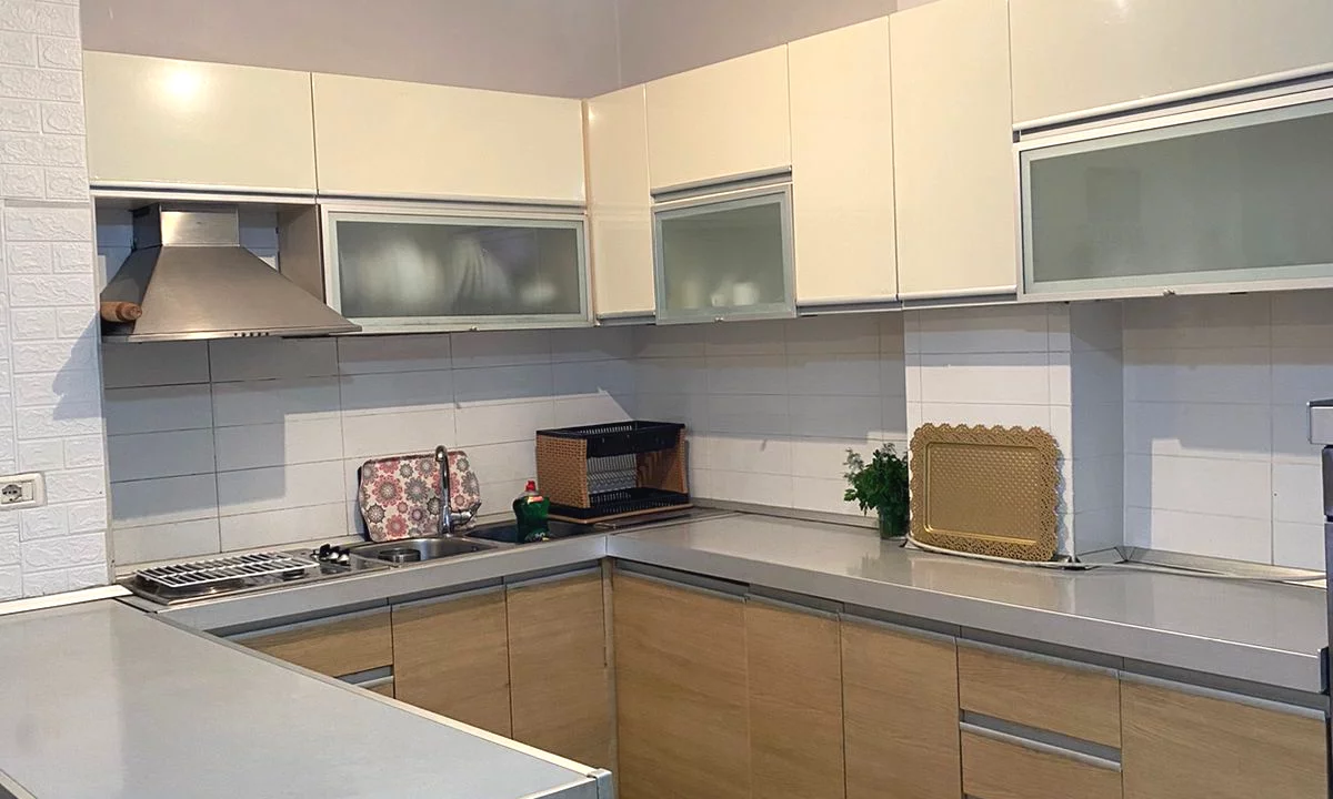 Shtepi ne shitje Apartament ne Tirane, 2+1, Mobilimi E mobiluar, Pagesa 190,000  Euro.