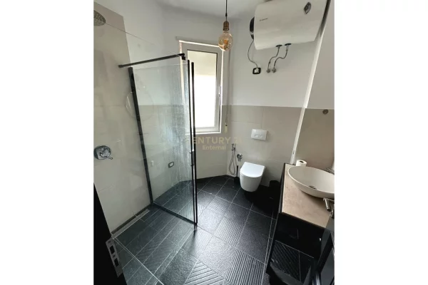 Apartament per qira 2+1+2 tek Komuna e Parisit