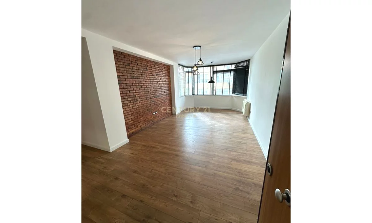 Apartament per qira 2+1+2 tek Komuna e Parisit