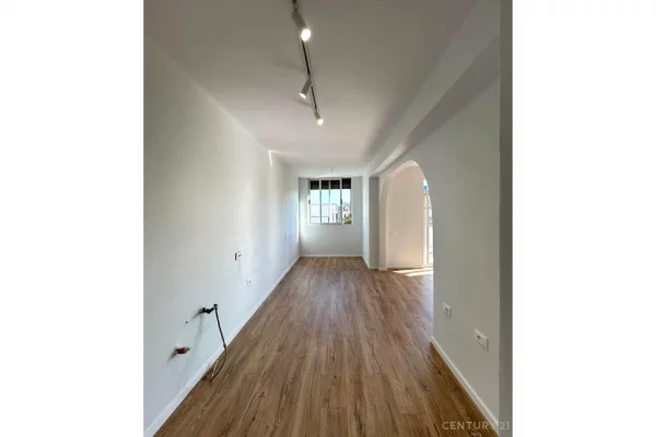 ZYRE ME QERA TE Rr. FORTUZI