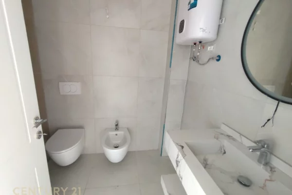 Business Property for Rent 3+1 in Tirana - 1,800 Euro