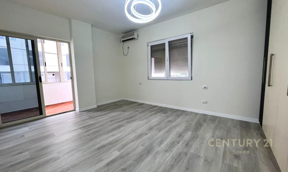 Apartament 2+1 me qira tek Zogu i Zi!!