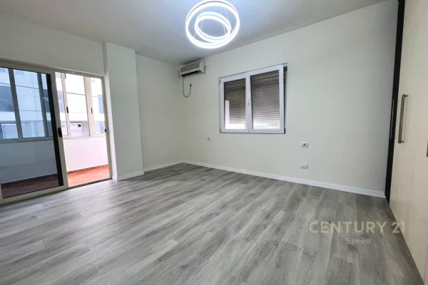Apartament 2+1 me qira tek Zogu i Zi!!