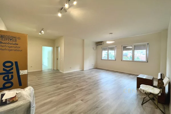 Apartament 2+1 me qira tek Zogu i Zi!!