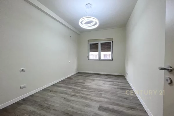 Apartament 2+1 me qira tek Zogu i Zi!!