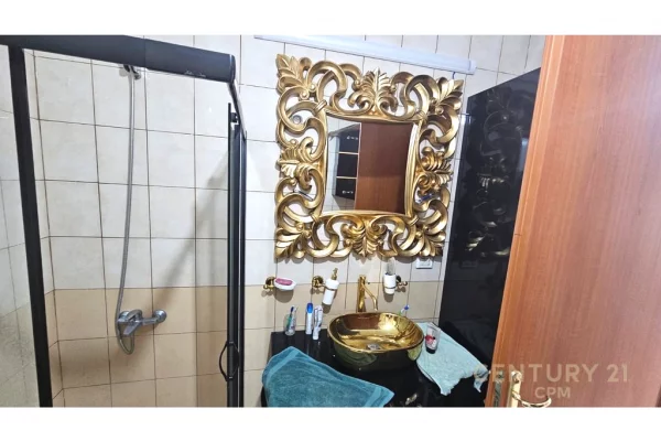 Shtepi ne shitje Apartament ne Tirane, 1+1, Mobilimi E mobiluar, Pagesa 120,000  Euro.