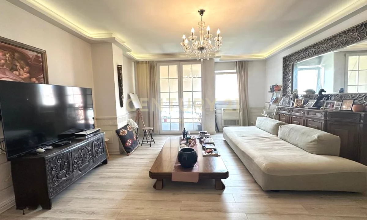 Shtepi ne shitje Apartament ne Tirane, 2+1, Mobilimi E mobiluar, Pagesa 220,000  Euro.