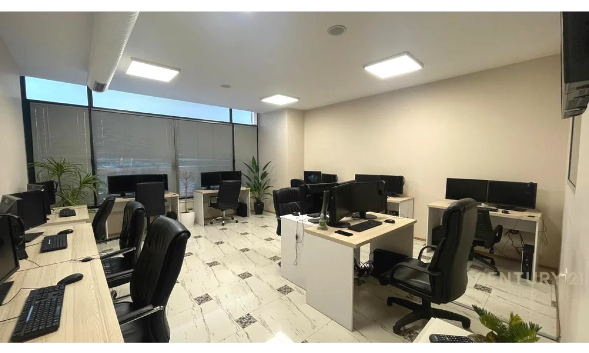 Jepet me qira zyre prane stadiumit Air Albania!