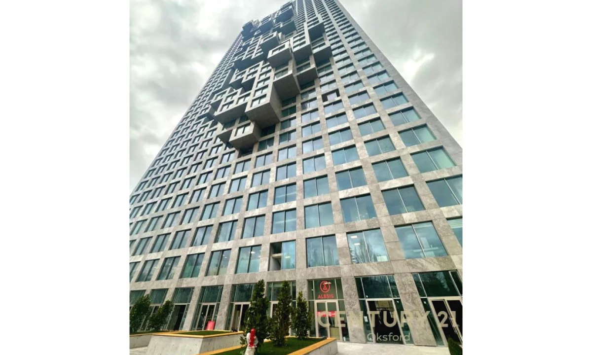 JEPET ME QIRA NJESI SHERBIMI TE DOWN TOWN