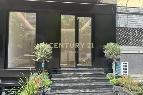 PRANE SQUARE 21, JAPIM AMBIENT KOMERCIAL ME QIRA