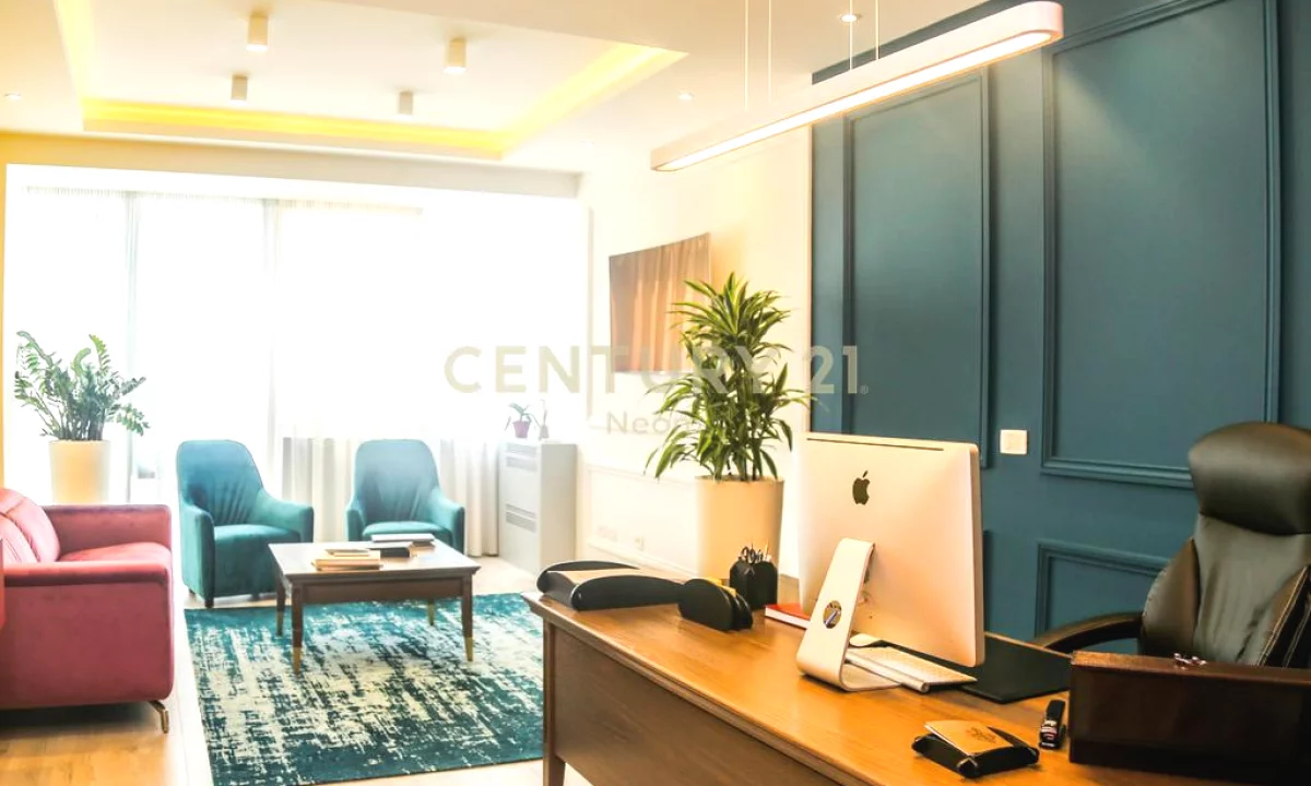 JEPET PER QIRA, ZYRE E INVESTUAR NE DETAJ, TEK STADIUMI DINAMO