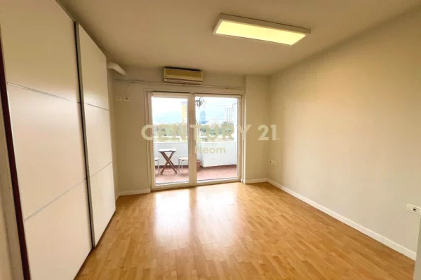 Business Property for Rent 3+1 in Tirana - 1,200 Euro