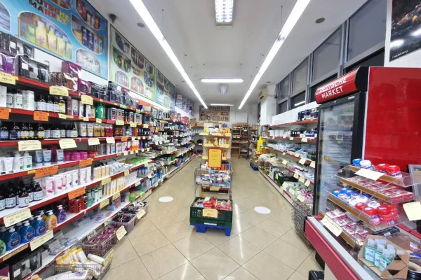 Business Property for Rent 1+1 in Tirana - 1,200 Euro