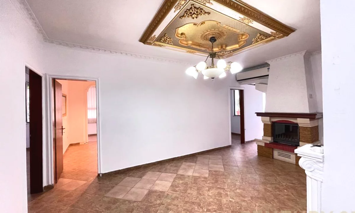 APARTAMENT 5+2+2 PER QIRA TEK ISH-EKSPOZITA!