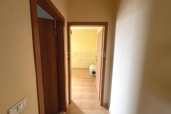 Business Property for Rent 3+1 in Tirana - 650 Euro