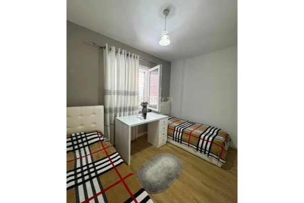 Shtepi ne shitje Apartament ne Tirane, 2+1, Mobilimi E mobiluar, Pagesa 155,000  Euro.