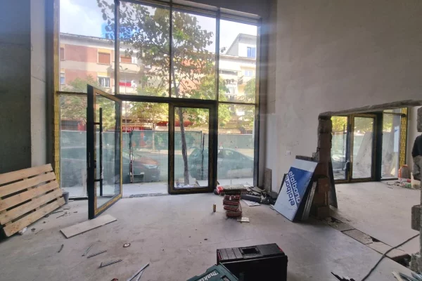 Business Property for Rent 1+1 in Tirana - 3,750 Euro