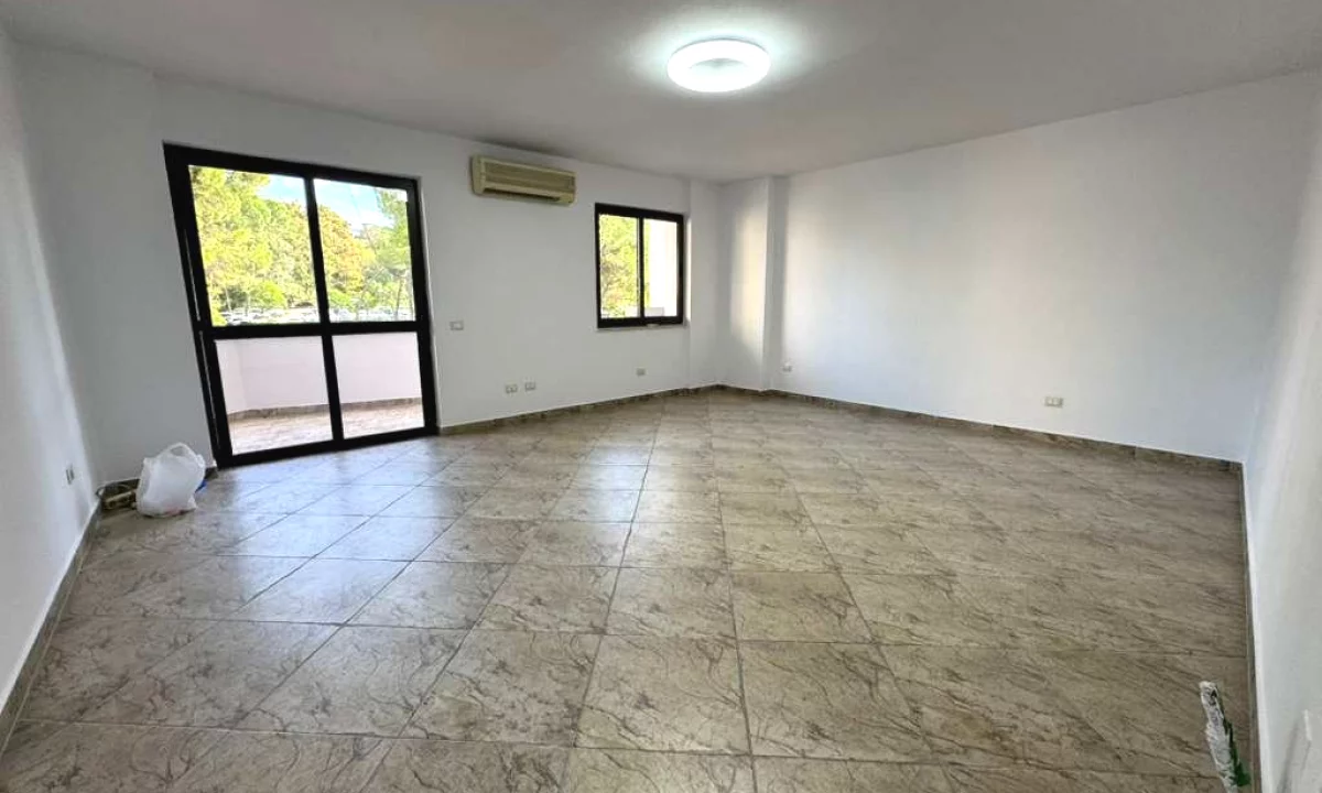 Zyre me qira prane Stadiumit Air Albania!